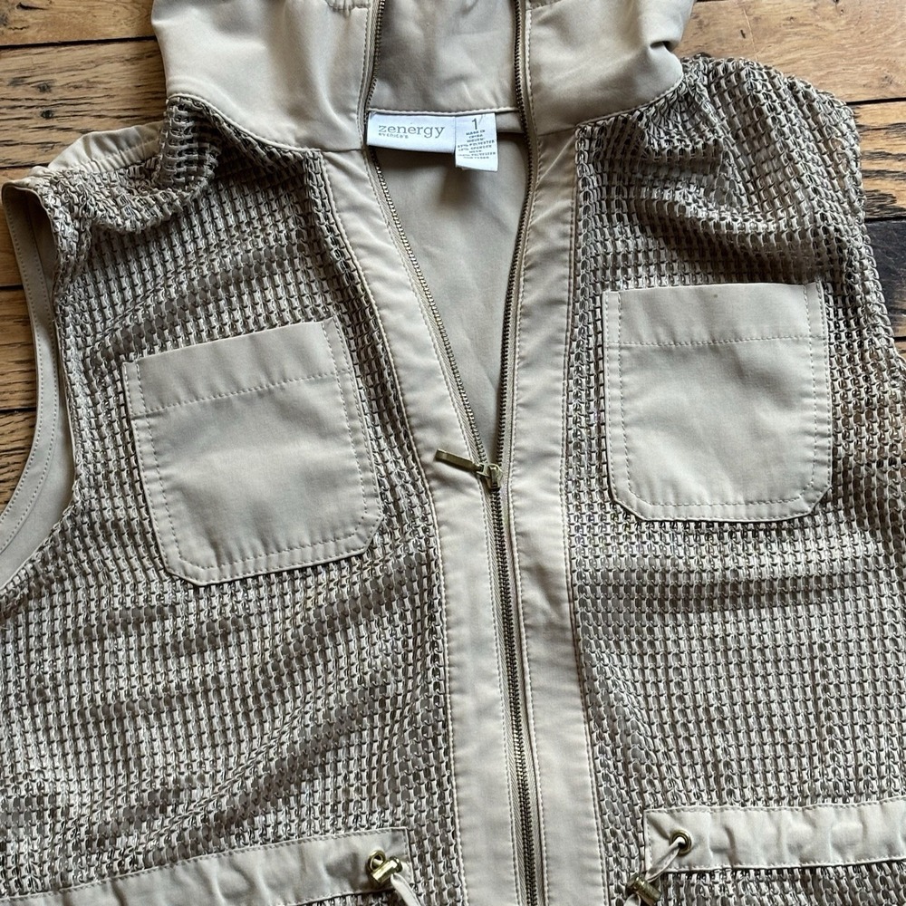 Chicos Zenergy Neema Foil Mesh Front Vest Size Small Sleeveless Utility Gorpcore - Picture 5 of 11